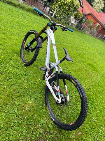 Brugt Mondraker SUMMUM CARBON RR 2023 2023 Mountainbike — billede 2 af 4