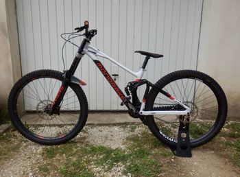 Used Mondraker Summum 29 2021 2021 Mountainbike, Black, 29 — image 1 of 7