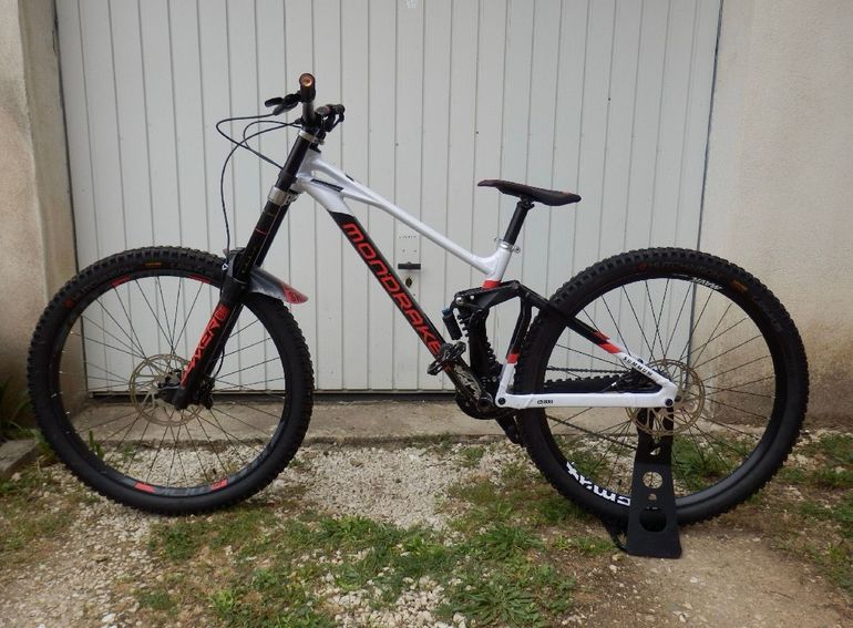 Used Mondraker Summum 29 2021 2021 Mountainbike, Black, 29 — image 1 of 7