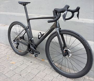 Brugt Scott Addict RC Shimano Ultegra Di2 2025 Road & Gravel — billede 2 af 6