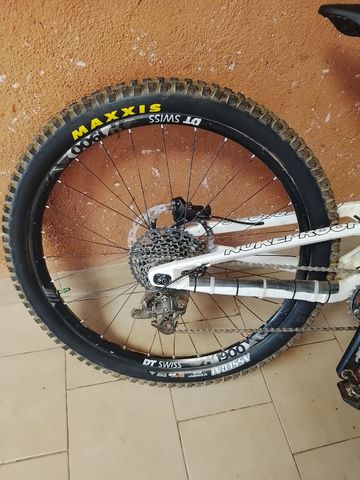 Used Nukeproof Dissent SRAM X7 2022 Mountainbike, White, 27.5 (650B) — image 4 of 7