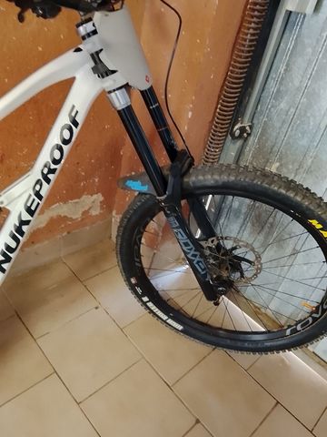 Used Nukeproof Dissent SRAM X7 2022 Mountainbike, White, 27.5 (650B) — image 3 of 7