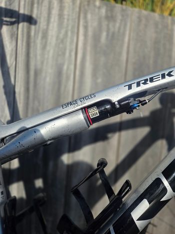 Used Trek Supercaliber SRAM X01 Eagle AXS 2024 Mountainbike, Light Gray — image 6 of 8