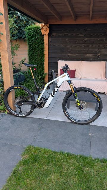 Husqvarna Mountain cross Shimano Deore XT Di2 2023 Mountainbike d'occasion — image 1 sur 12