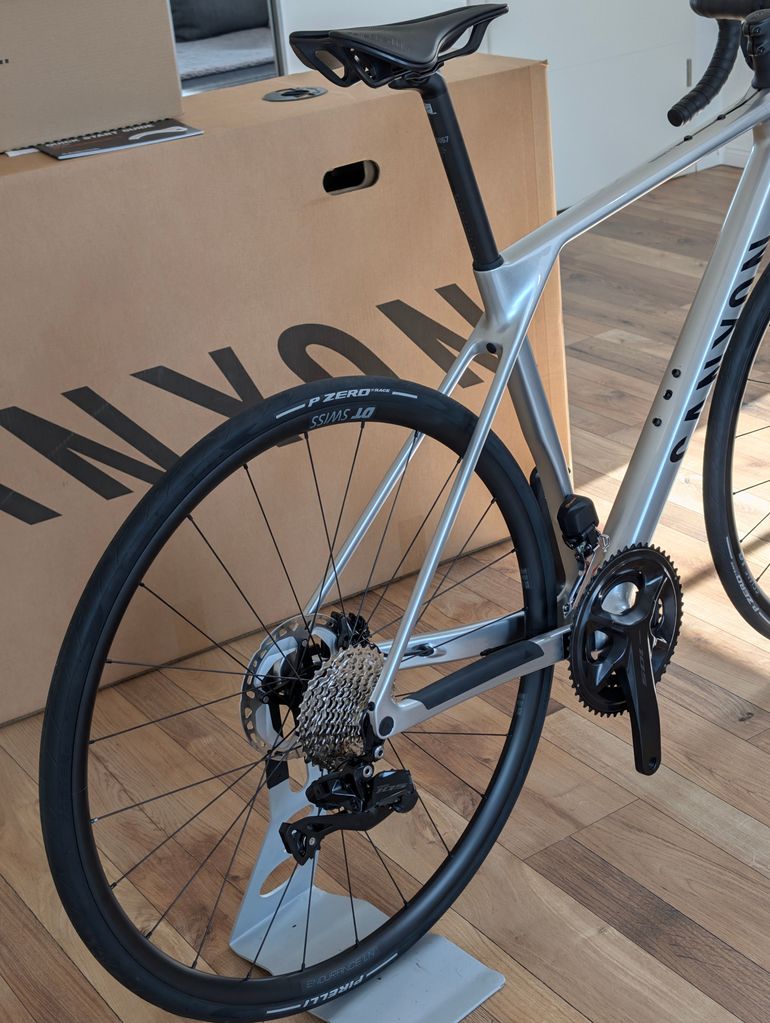 CANYON Endurace CF 7 (サイズS) Canyon Endurace CF 7 Di2 (2025) - Price, Full Specs