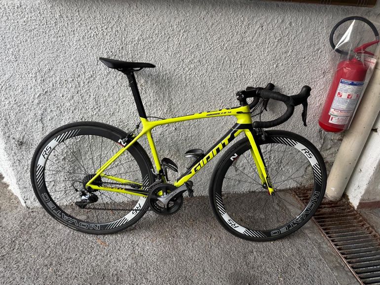 Used Giant Tcr Shimano Dura Ace 2017 Road & Gravel — image 1 of 4
