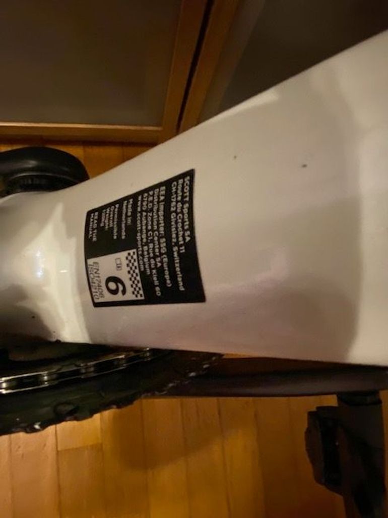 Used Scott Addict RC 10 2021 2021 Road & Gravel, Weiß — image 5 of 6