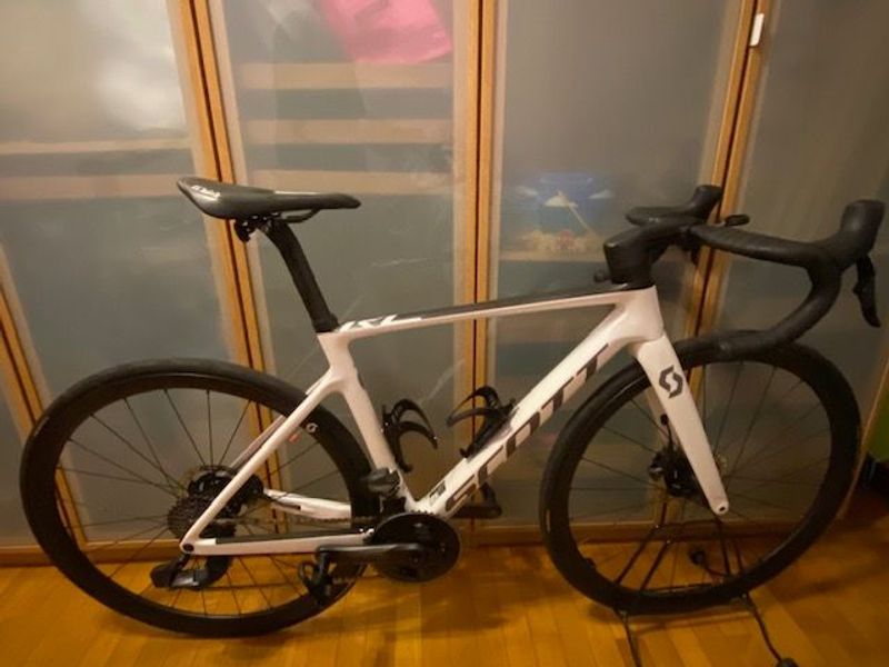 Used Scott Addict RC 10 2021 2021 Road & Gravel