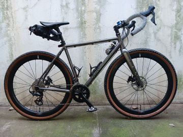 Bombtrack Hook EXT 2019 Road & Gravel usato, Grigio chiaro — immagine 2 di 3