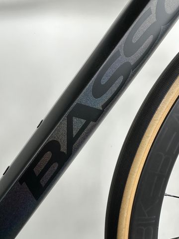 Basso Diamante Shimano Ultegra Di2 2024 Road & Gravel d'occasion — image 2 sur 9