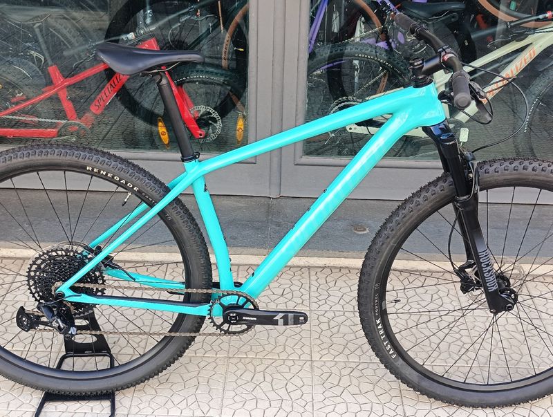 Used Specialized Epic Hardtail 2023 2023 Mountainbike, Blue, 29 — image 1 of 3