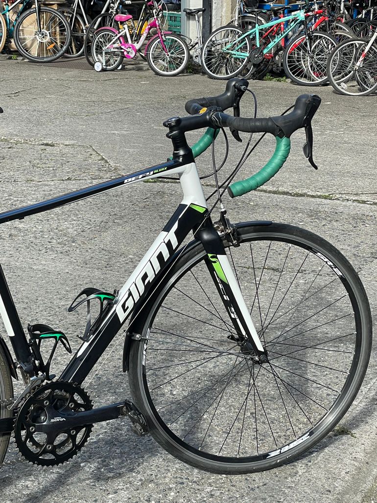 【たけ】GIANT DEFY3 2013 2013 Giant Defy 3 Road Bike. Giant Mens Road Bike. Giant