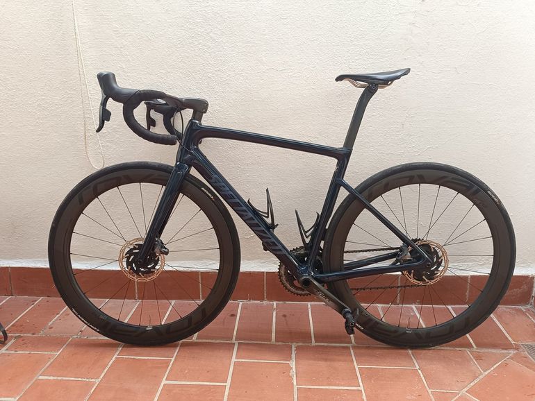 Used Specialized Tarmac SL6 Disc Pro - SRAM Force eTap AXS 2020 2020 Road & Gravel, Blue — image 3 of 9