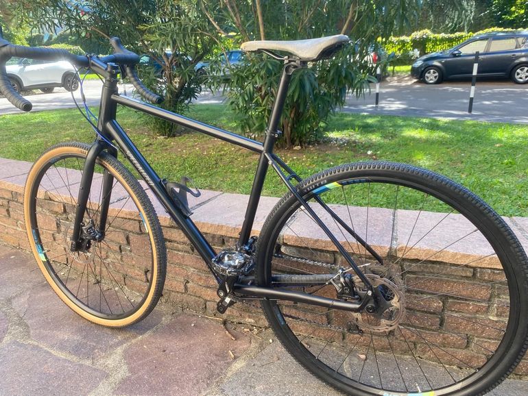 Used Specialized Sequoia 2018 2018 Road & Gravel, Black — image 9 of 11