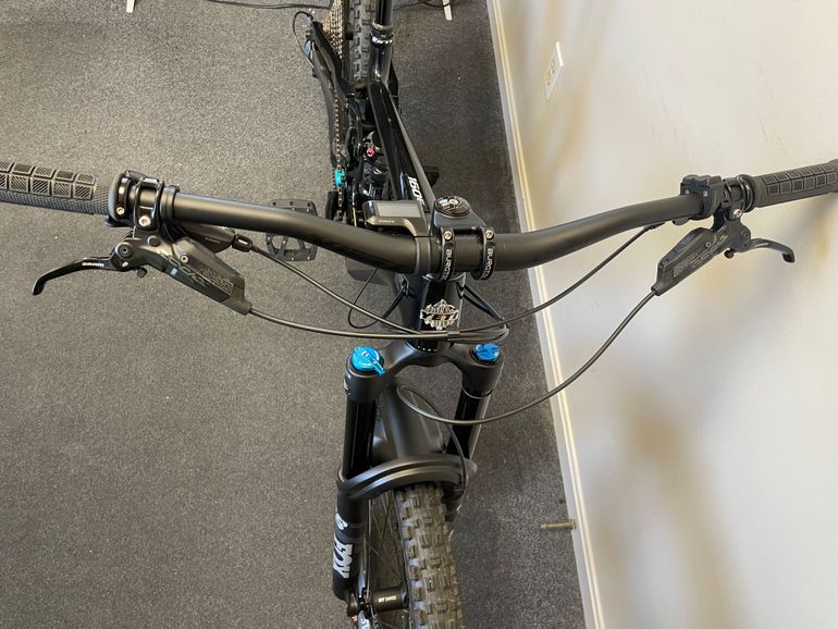 Used Yeti Yeti 160e C1 E-MTB Size Medium 2023 Mountainbike, Black — image 4 of 12