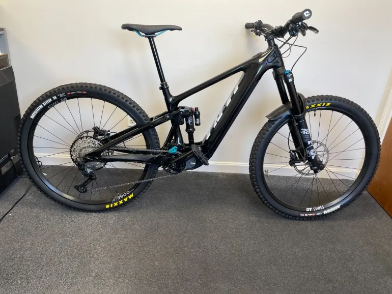Used Yeti Yeti 160e C1 E-MTB Size Medium 2023 Mountainbike, Black — image 1 of 12