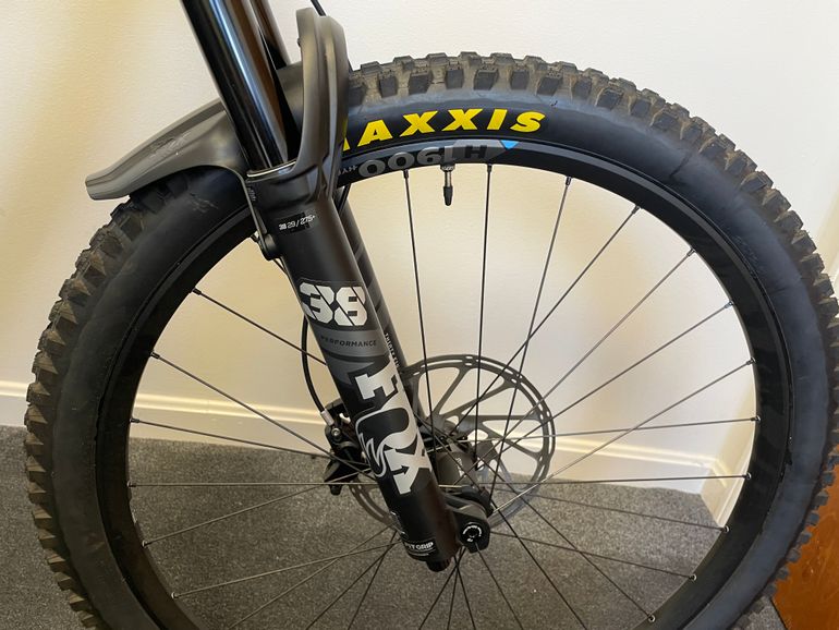 Used Yeti Yeti 160e C1 E-MTB Size Medium 2023 Mountainbike, Black — image 7 of 12
