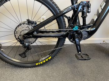Used Yeti Yeti 160e C1 E-MTB Size Medium 2023 Mountainbike, Black — image 6 of 12