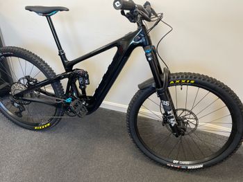 Used Yeti Yeti 160e C1 E-MTB Size Medium 2023 Mountainbike, Black — image 3 of 12