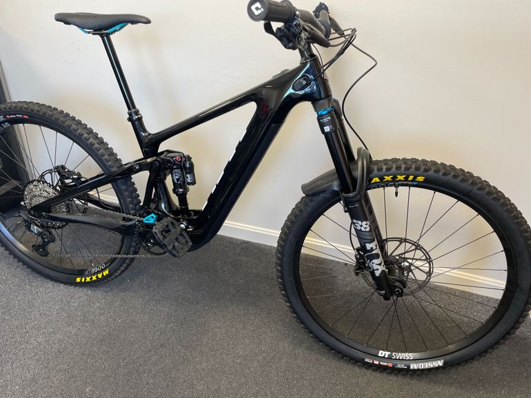 Used Yeti Yeti 160e C1 E-MTB Size Medium 2023 Mountainbike, Black — image 3 of 12
