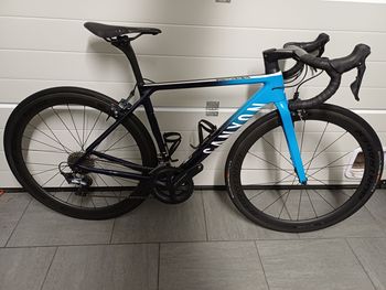 自転車本体 CANYON ULTIMATE CF SLX 8.0 2018 2018 Canyon Ultimate CF SLX Disc 8.0 Di2 – Specs