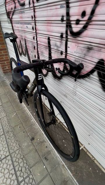 Used Basso Astra Shimano 105 Di2 2024 Road & Gravel, Black — image 2 of 4