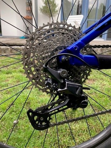 Used Giant Stance E+ 1 2022 2022 Mountainbike, Blue, 29 — image 4 of 9