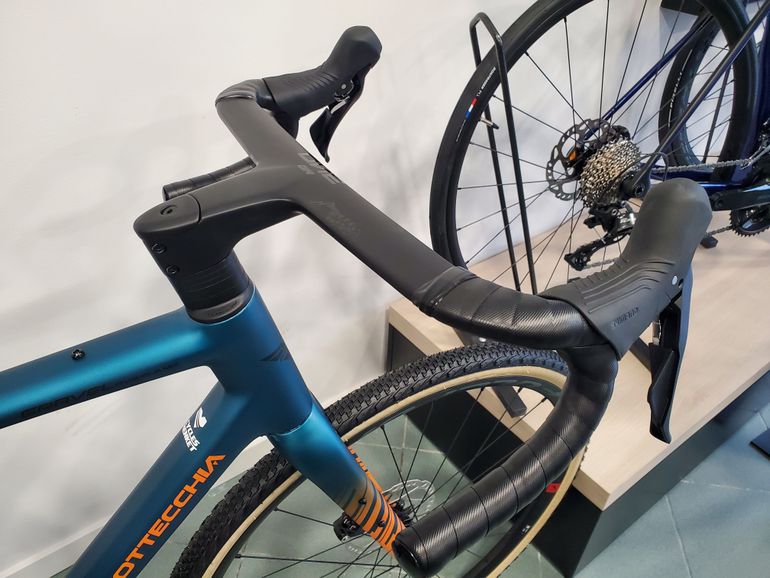 Used Bottecchia Gravel Overland GRX610 Orange/Bleu 2025 Road & Gravel, Blau — image 3 of 16