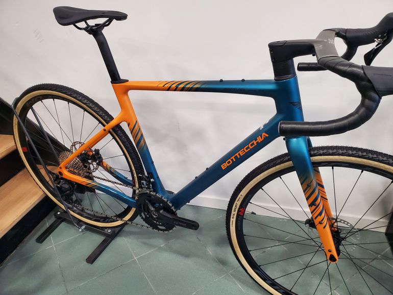 Used Bottecchia Gravel Overland GRX610 Orange/Bleu 2025 Road & Gravel, Blau — image 2 of 16