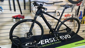 Gebrauchtes Cannondale BAD BOY 8 LEFTY CARBON 2015 Road & Gravel, Schwarz — Bild 2 von 8