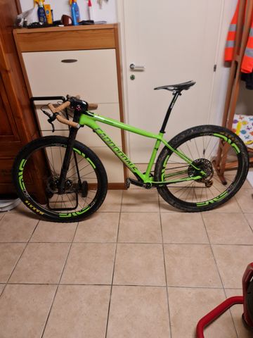 Cannondale F-Si Carbon Team 2017 2017 Mountainbike usato, Verde — immagine 2 di 6