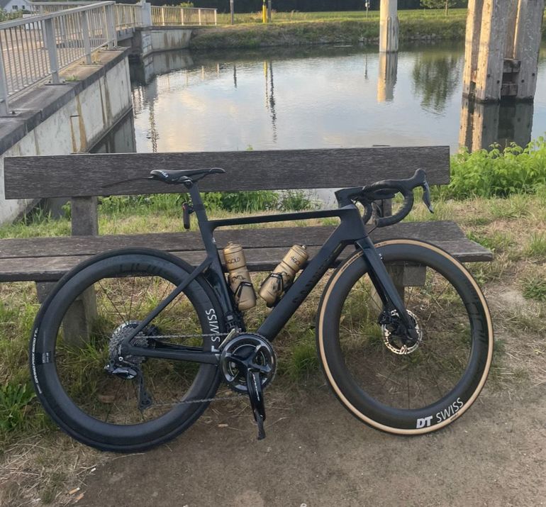 Canyon Aeroad CF SLX Disc 9.0 Di2 2019 — Price & Specs | 2BX
