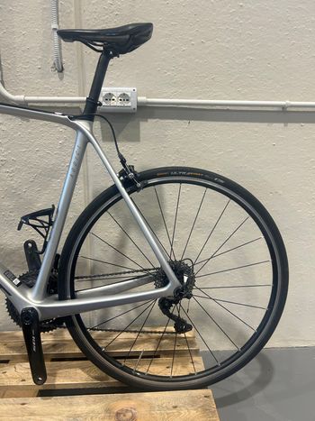 Used Scott Addict Shimano 105 2020 Road & Gravel, Light Gray — image 7 of 8
