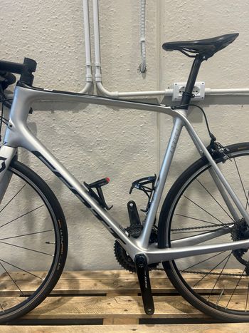 Used Scott Addict Shimano 105 2020 Road & Gravel, Light Gray — image 2 of 8