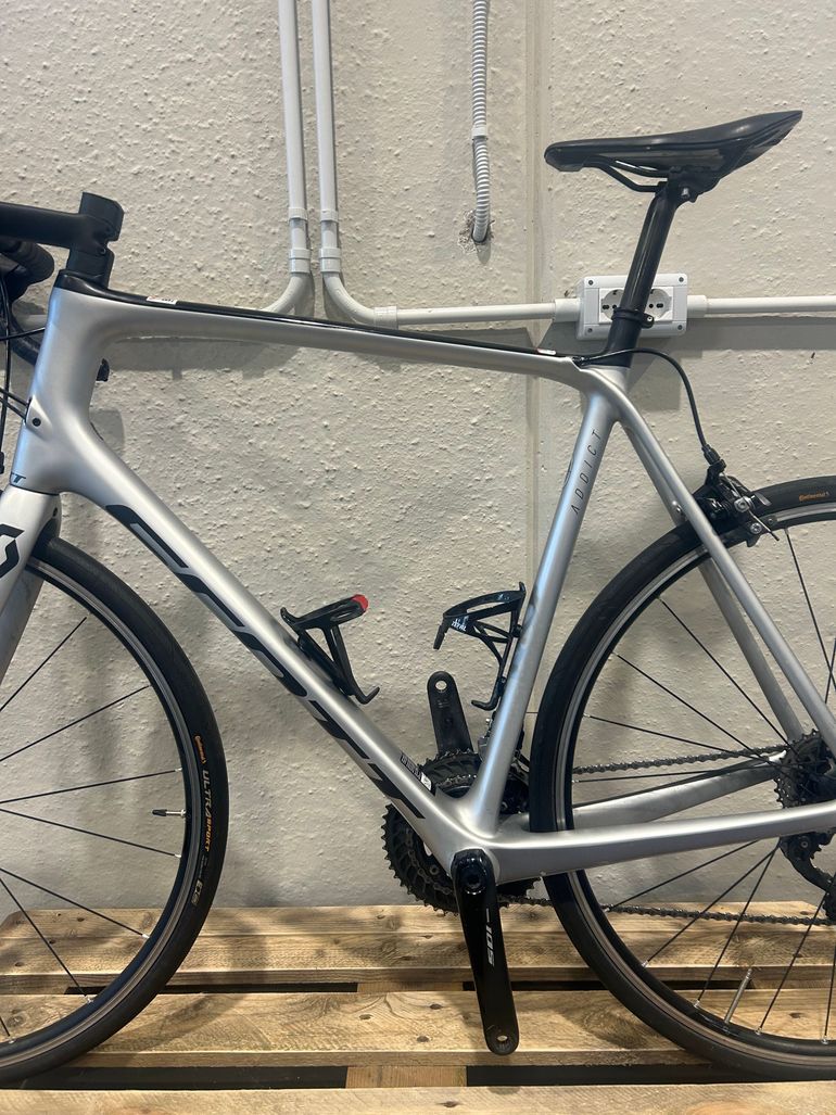 Used Scott Addict Shimano 105 2020 Road & Gravel, Light Gray — image 2 of 8