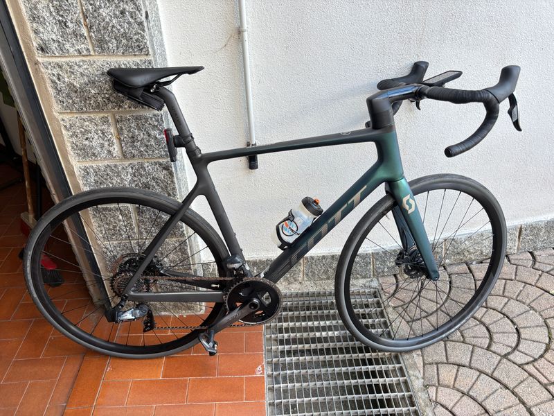 Used Scott Addict SRAM Force eTap AXS 2023 Road & Gravel