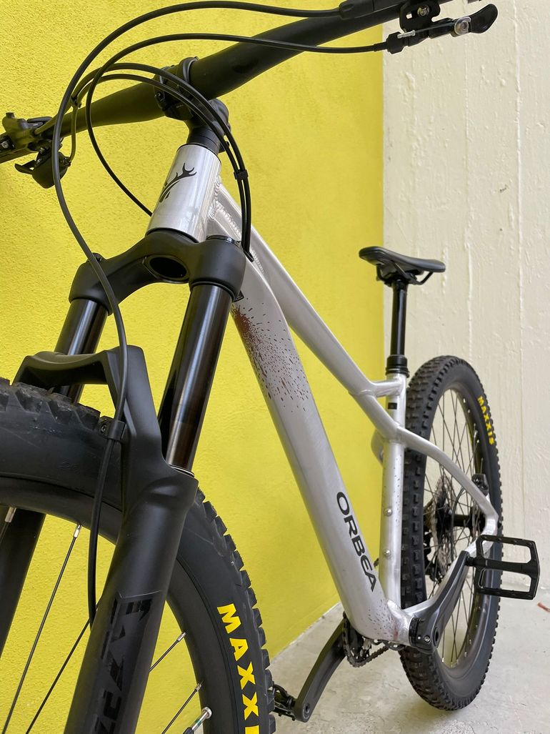 Used Orbea Laufey Shimano SLX 2023 Mountainbike, Light Gray, 29 — image 8 of 9