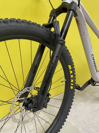 Used Orbea Laufey Shimano SLX 2023 Mountainbike, Light Gray, 29 — image 3 of 9