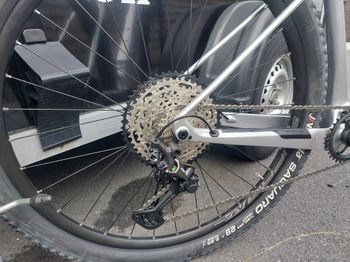 Sensa Fiori Evo Pro 2024 2024 Mountainbike usato, Grigio chiaro — immagine 3 di 4