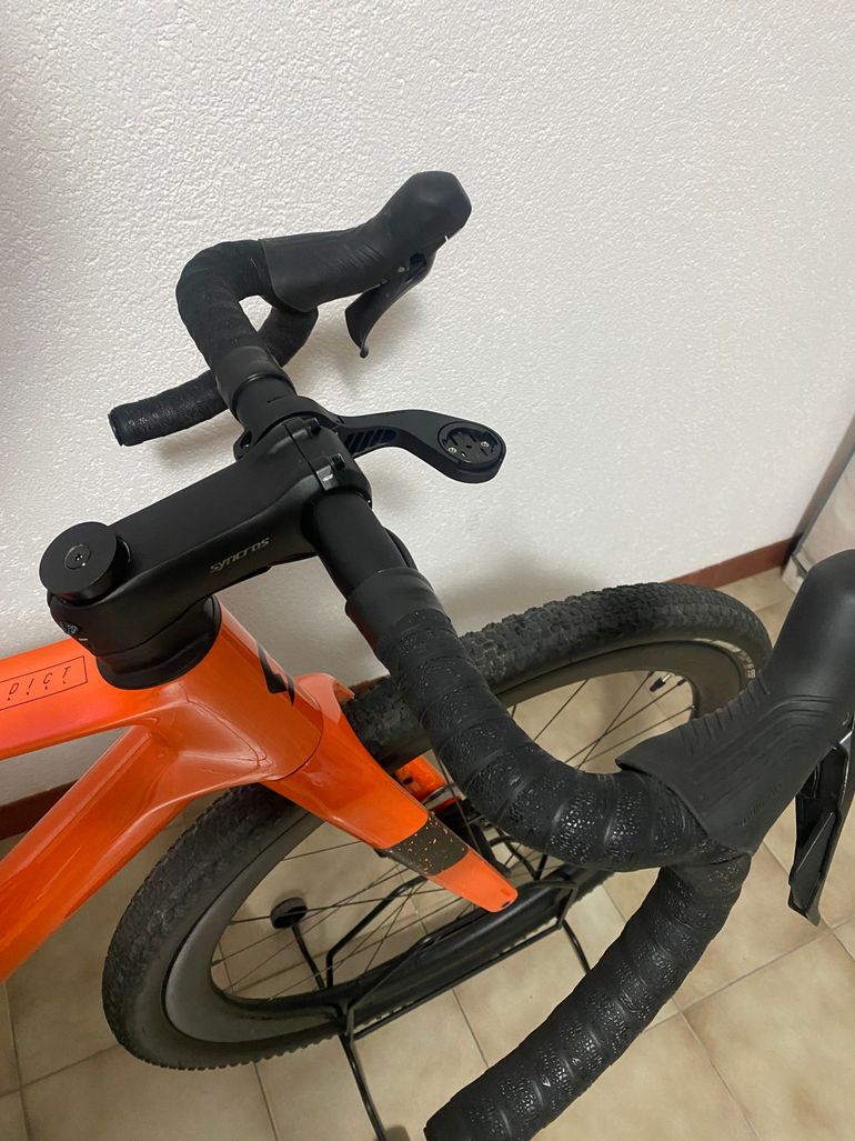 Used Scott Addict Gravel 40 2024 2024 Road & Gravel — image 3 of 5