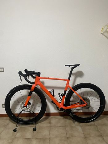 Used Scott Addict Gravel 40 2024 2024 Road & Gravel — image 2 of 5