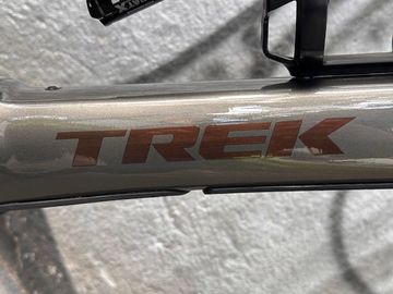 Trek Fuel EXe 8 XT 2024 2024 Mountainbike usato, Grigio chiaro — immagine 3 di 18