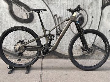 Używany Trek Fuel EXe 8 XT 2024 2024 MTB