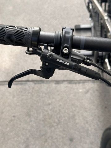 Trek Fuel EXe 8 XT 2024 2024 Mountainbike usato, Grigio chiaro — immagine 10 di 18