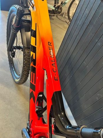 Used Trek E-Caliber 9.8 GX 2022 2022 Mountainbike — image 12 of 12
