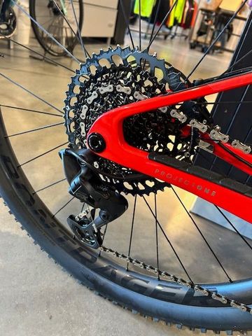 Brugt Trek E-Caliber 9.8 GX 2022 2022 Mountainbike — billede 2 af 12