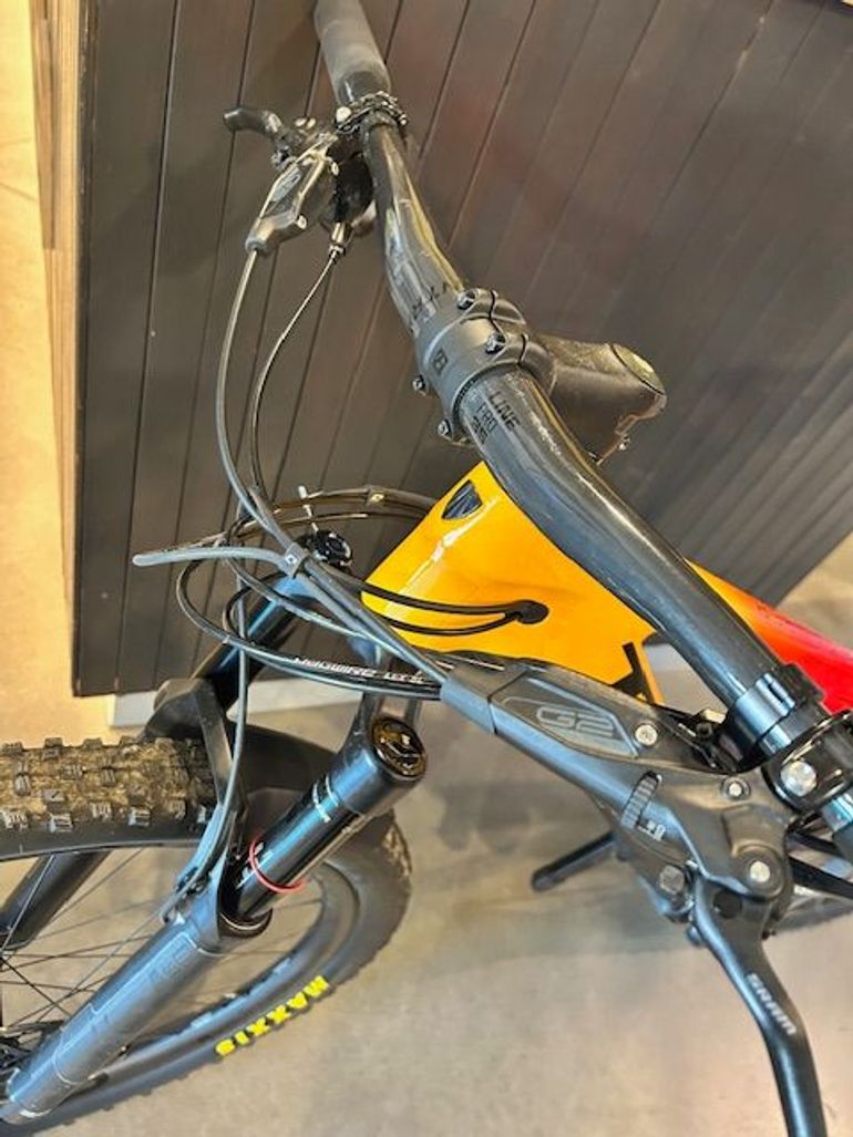 Used Trek E-Caliber 9.8 GX 2022 2022 Mountainbike — image 10 of 12