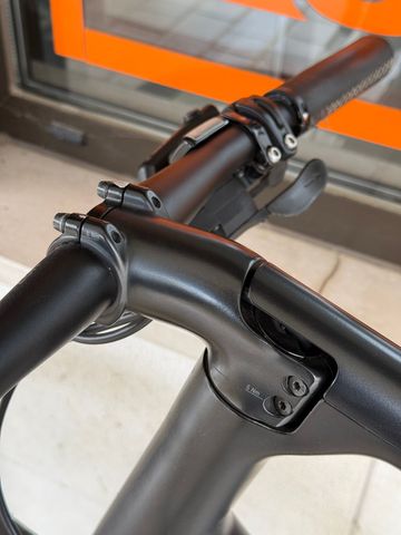 Used Canyon U10 2020 Road & Gravel, Black — image 10 of 11