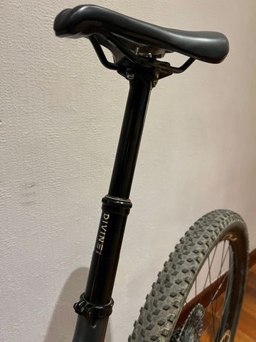 Used Specialized Epic 8 Pro 2024 2024 Mountainbike, Blue, 29 — image 18 of 28