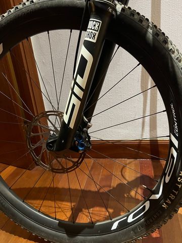 Used Specialized Epic 8 Pro 2024 2024 Mountainbike, Blue, 29 — image 16 of 28